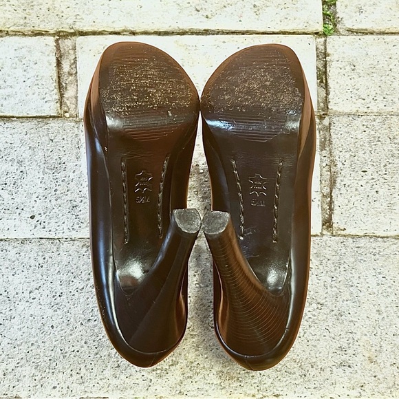 Michael Kors Black Heels Size 5 1/2 M - Picture 4 of 4